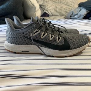 Like new 11.5 Nike Mens running shoes